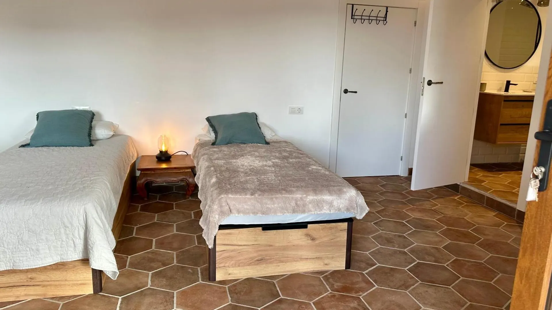 פאלס Praga 2 - Encantadora Casa Con Piscina Y Vistas Al Bosque! בית נופש
